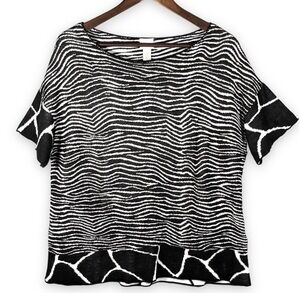 Chico's Pullover Knit Sweater Top Short Sleeves Size 1 US M/8 Black Zebra Print